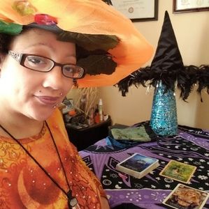 Meet your Posher, Elena